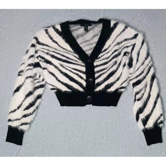 Forever 21 Sweaters - Forever 21 Cropped Button Up Cardigan Size Small Zebra Animal Pring Soft Eyelash
